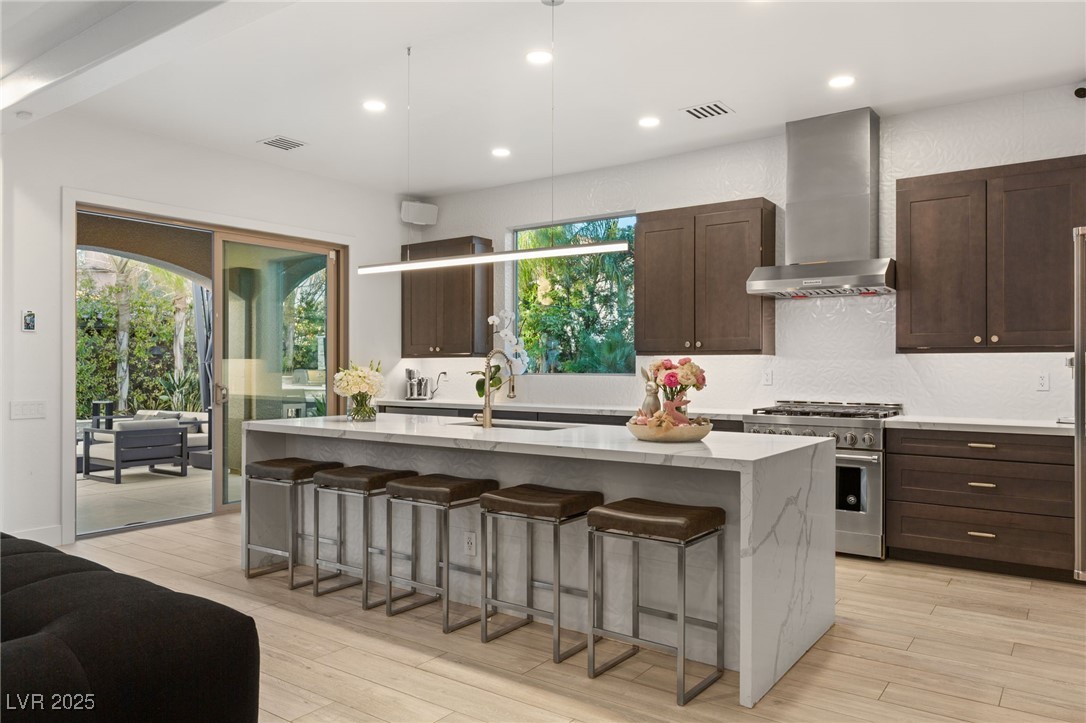 2240 Boutique Avenue