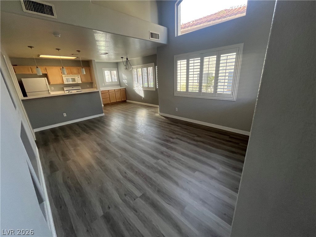 1208 Fascination Street