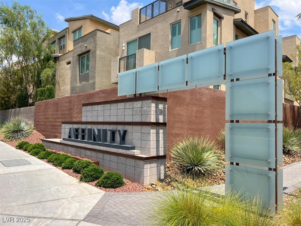 Las Vegas, Nevada 89135, United States, 2 Bedrooms Bedrooms, ,3 BathroomsBathrooms,Residential,Pending,205543