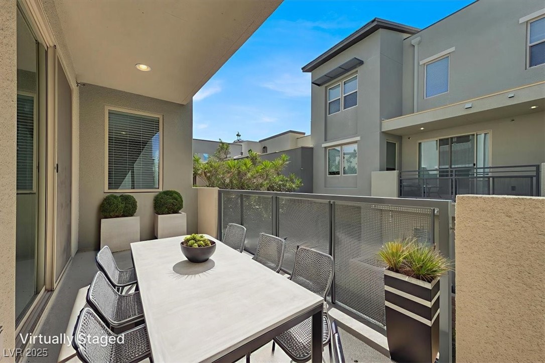 Las Vegas, Nevada 89135, United States, 2 Bedrooms Bedrooms, ,3 BathroomsBathrooms,Residential,Pending,205543