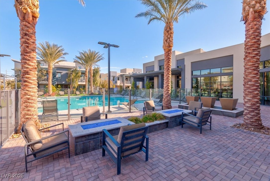 Las Vegas, Nevada 89135, United States, 2 Bedrooms Bedrooms, ,3 BathroomsBathrooms,Residential,Pending,205543