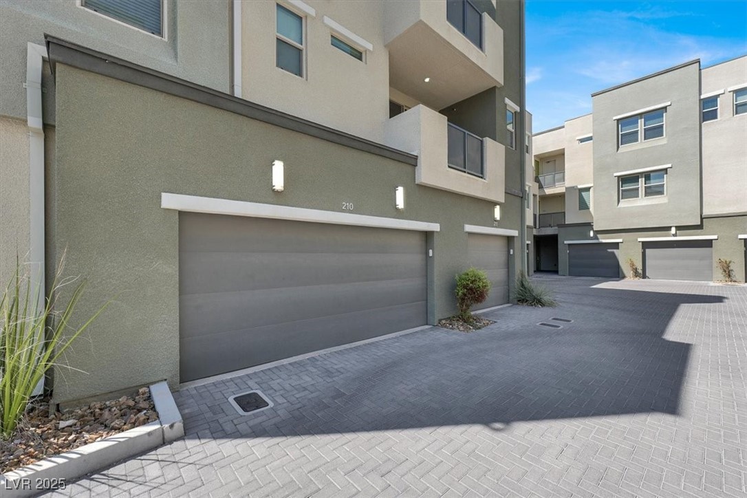 11236 Rainbow Peak Avenue 210