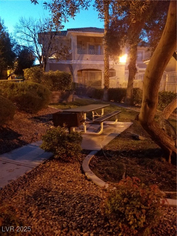 10525 Autumn Pine Avenue 205