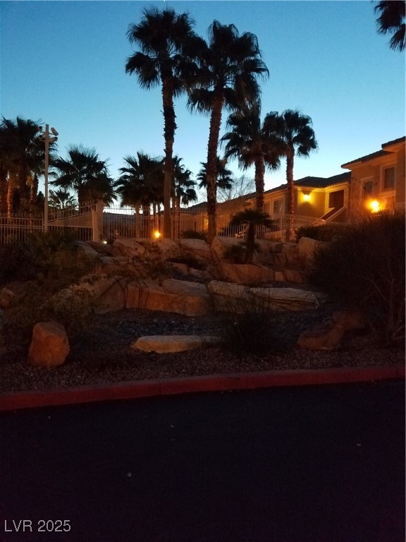 10525 Autumn Pine Avenue 205