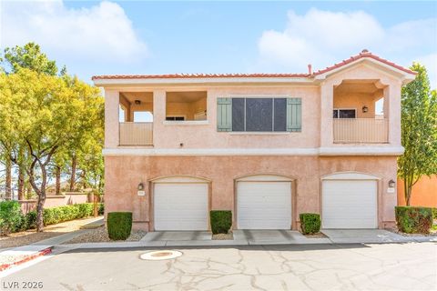 Photo of 251 S Green Valley Parkway #2011, Henderson, NV 89012 (MLS # 2779036)