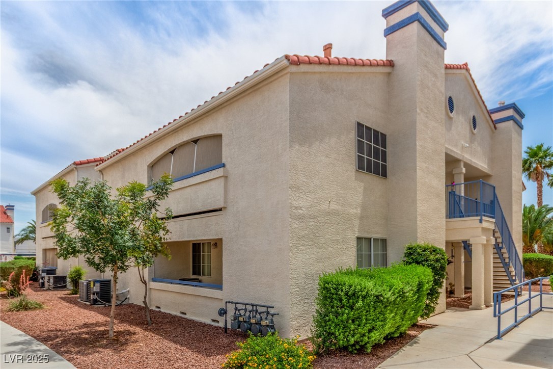 2725 S Nellis Boulevard 2168