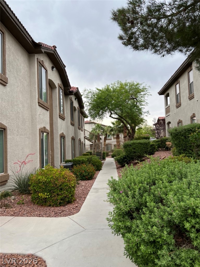2305 W Horizon Ridge Parkway 521