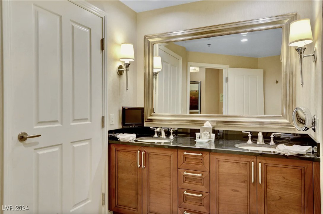 Las Vegas, Nevada 89109, United States, 1 Bedroom Bedrooms, ,1 BathroomBathrooms,Residential,Pending,24784