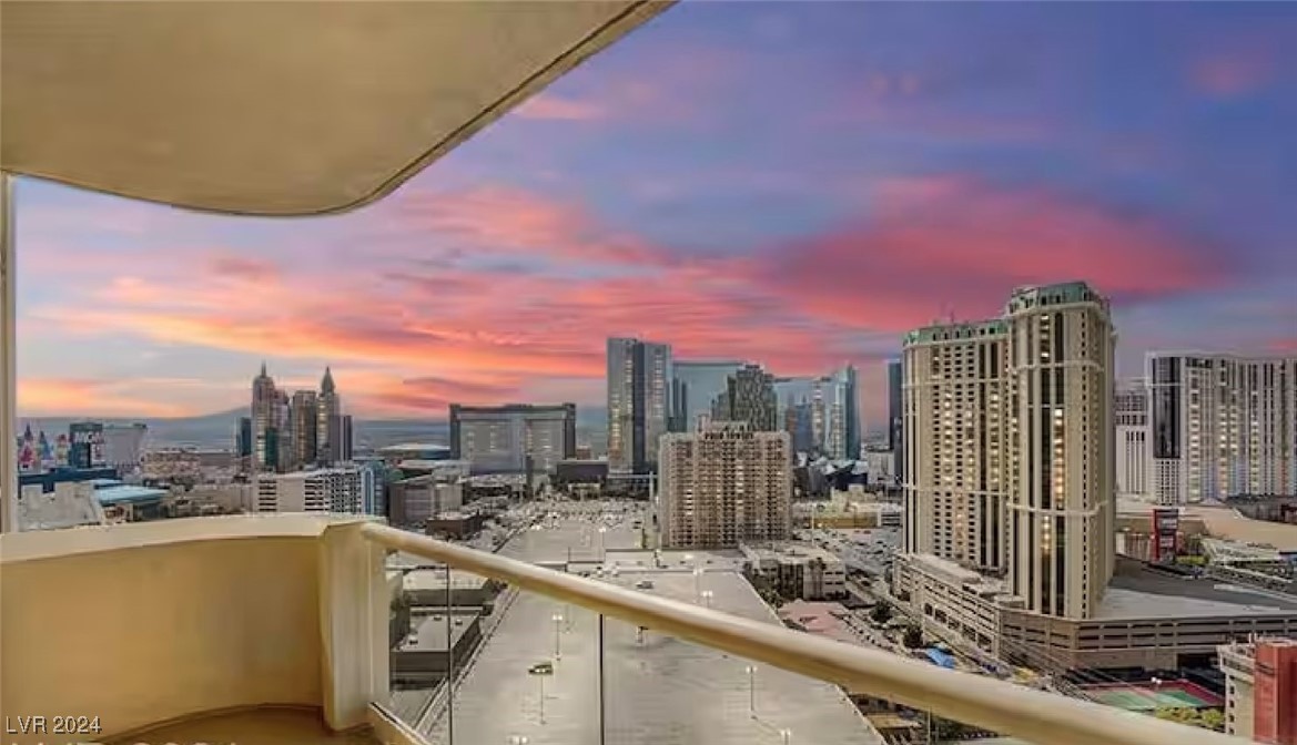 Las Vegas, Nevada 89109, United States, 1 Bedroom Bedrooms, ,1 BathroomBathrooms,Residential,Pending,24784