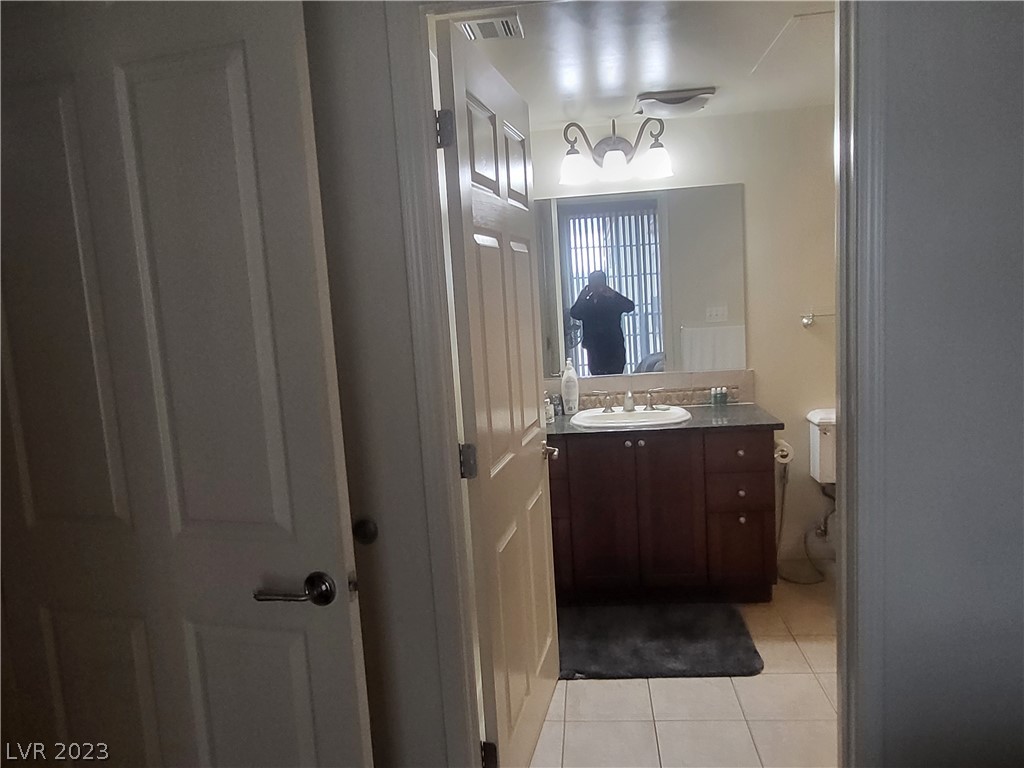 Photo 13 of 17 of listing fab8b261-5889-44d0-acca-48f1d2646413 condo