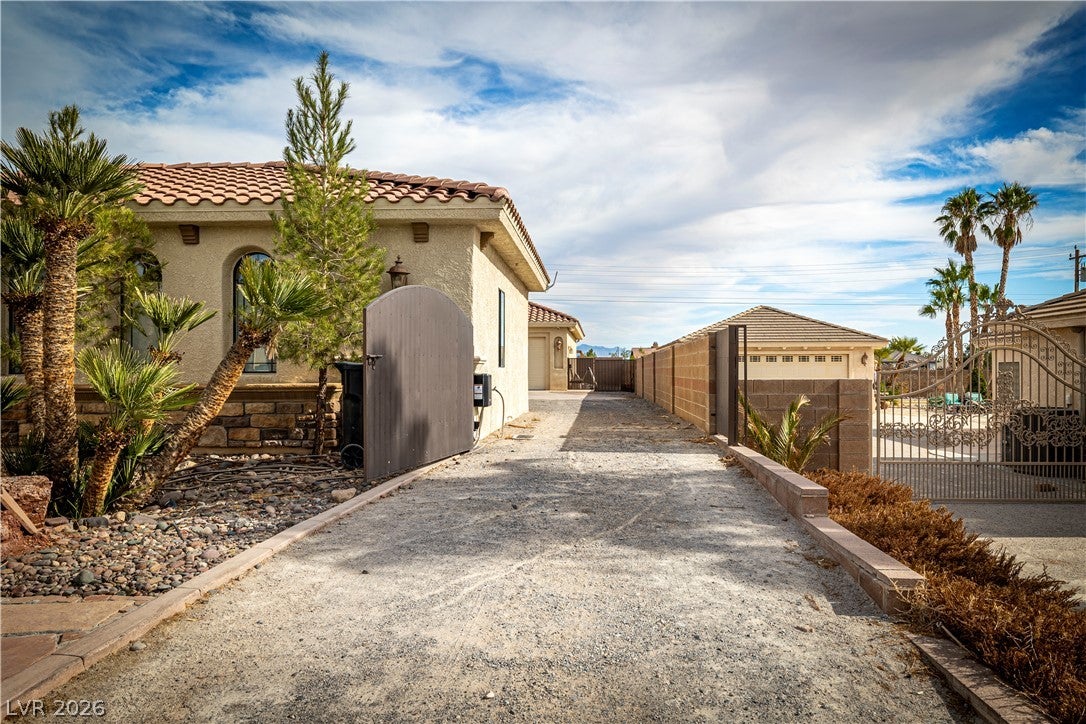 2181 E Winery Road