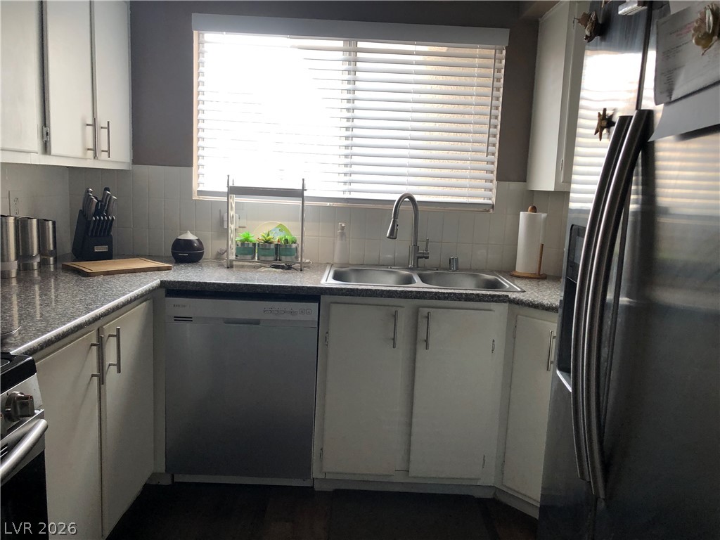 7803 Foxwood Place 4