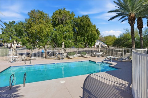 Tiny photo for 250 Garfield Drive, Henderson, NV 89074 (MLS # 2799968)