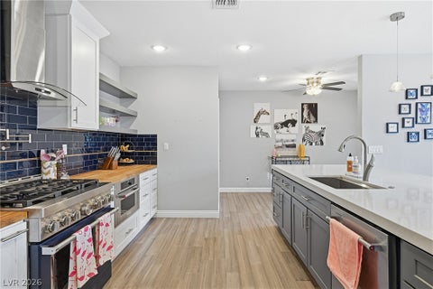 Tiny photo for 250 Garfield Drive, Henderson, NV 89074 (MLS # 2799968)