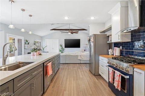 Tiny photo for 250 Garfield Drive, Henderson, NV 89074 (MLS # 2799968)