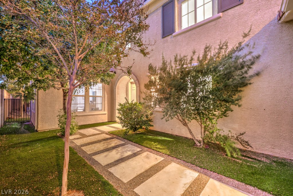 7865 Alameda Creek Street