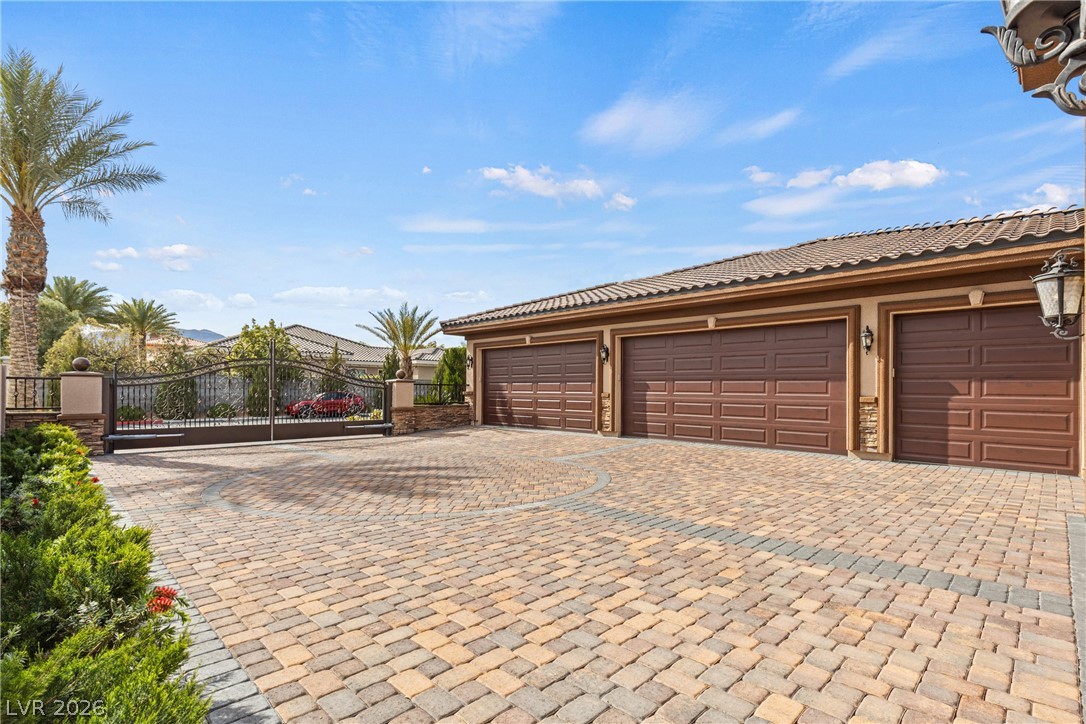 8574 Verde Park Circle