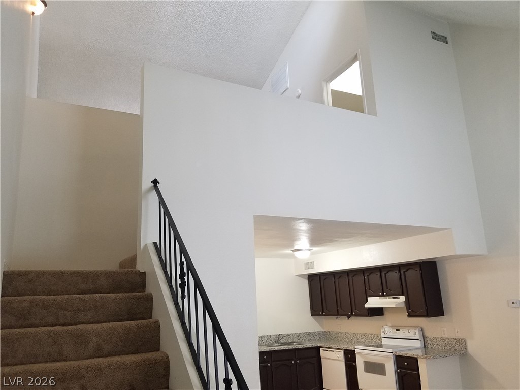 5156 GOLDEN Lane A
