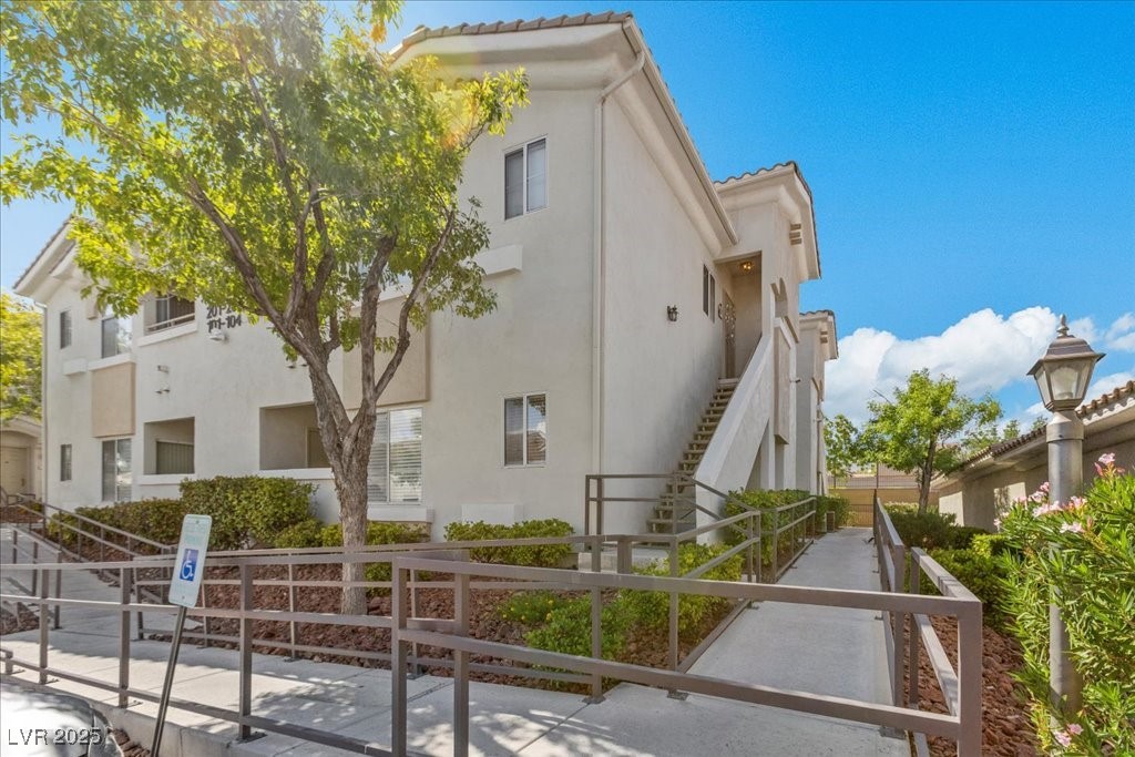 1521 Ruby Cliffs Lane 104