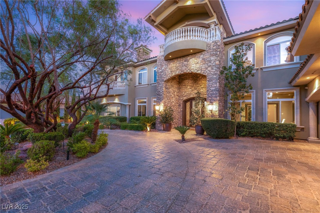1 Awbrey Court