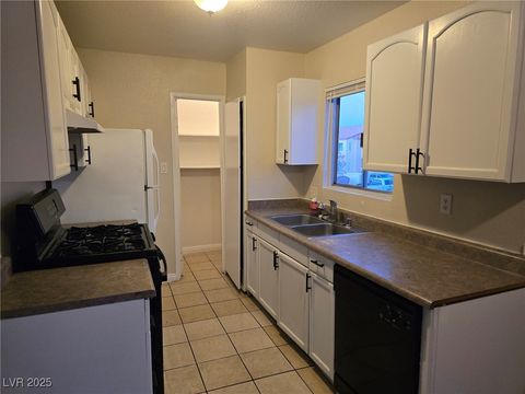 Multifamily For Rent - 1724 Breckenwood Court #2<br/> Las Vegas, NV 89115