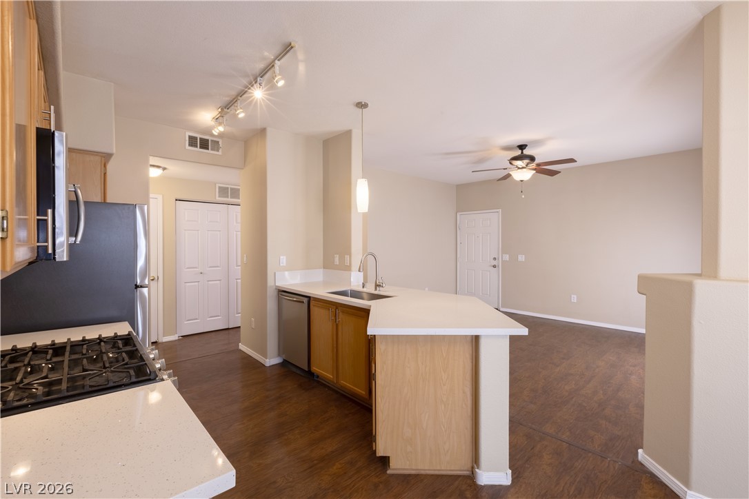 1050 E Cactus Avenue 2020