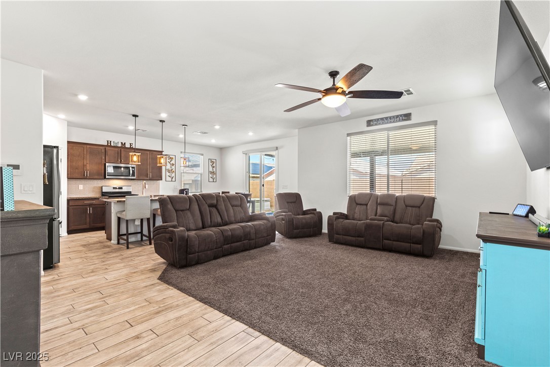 438 Shimmering Sands Avenue, North Las Vegas, Nevada image 8