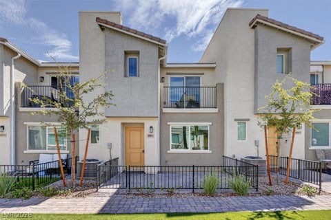 Townhouse For Sale - 6811 Sage Gold Court<br/> Clark County, North Las Vegas, NV 89086