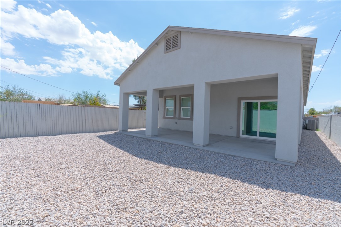 Photo 14 of 15 of 846 Hassell Avenue house