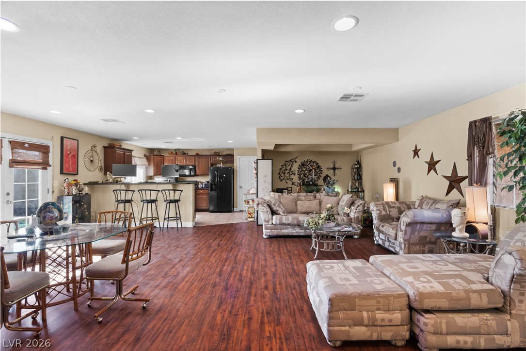 4815 San Sebastian Avenue