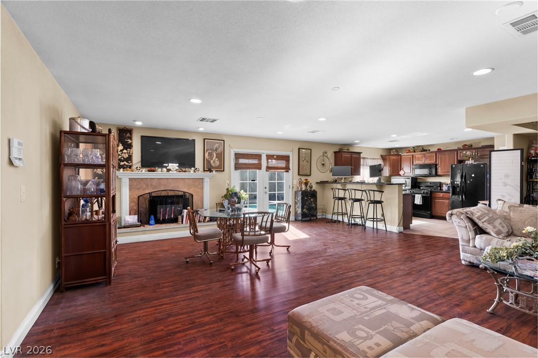 4815 San Sebastian Avenue