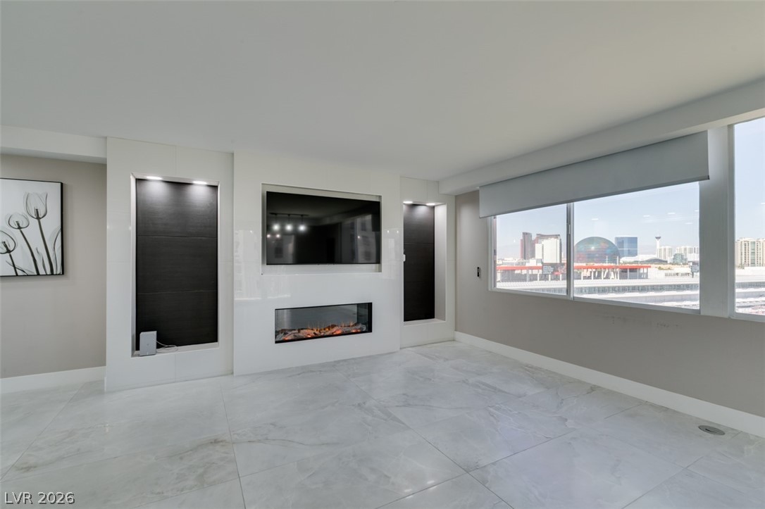 205 E Harmon Avenue 1012