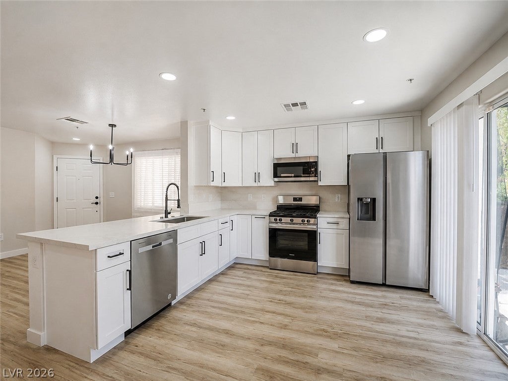 3137 Sunrise Cove Avenue