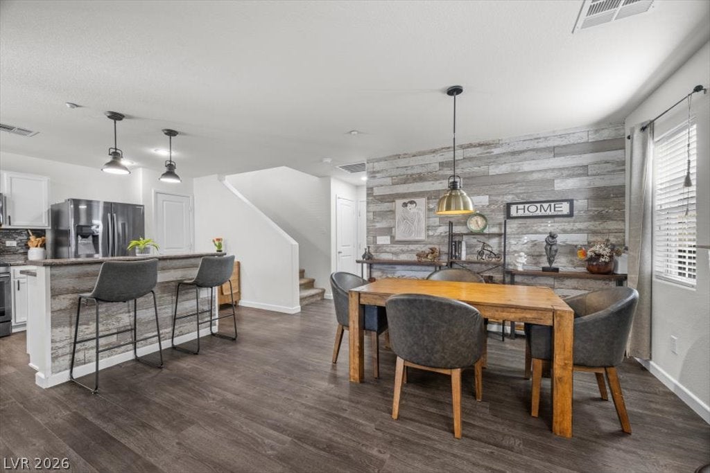 2066 Waterlily View Street