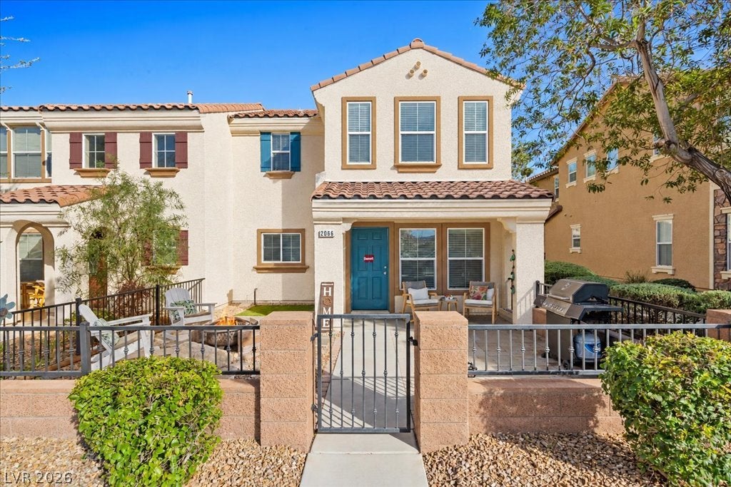 2066 Waterlily View Street