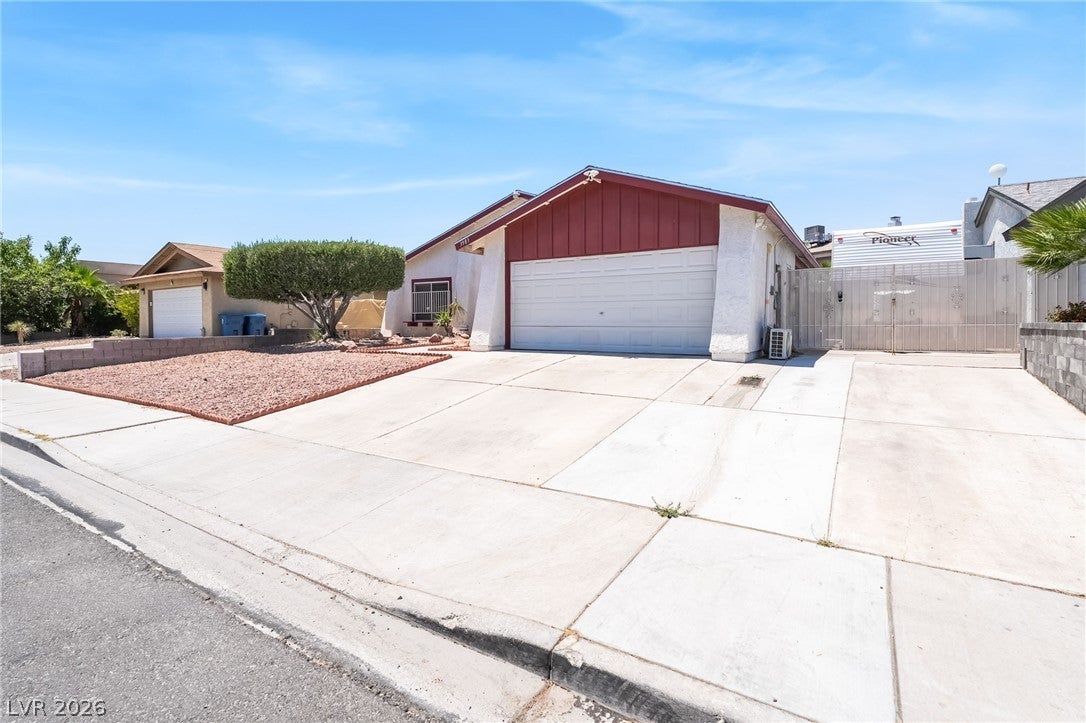 3983 Redwood Street