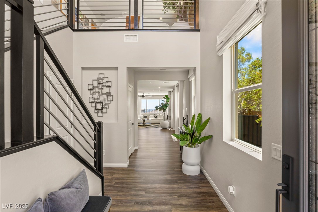 Properties 4 390 Coastal Redwood Street