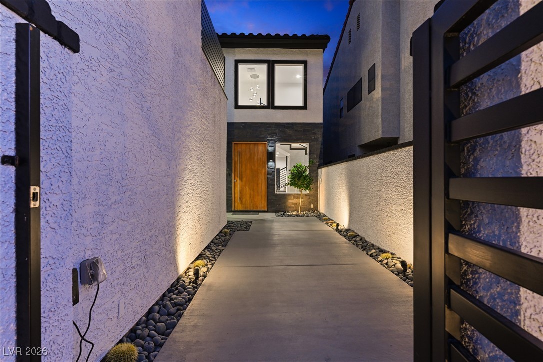 2861 Queens Courtyard Drive