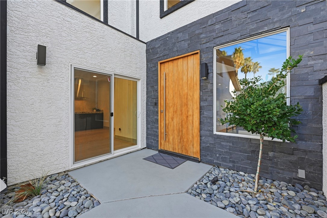 2861 Queens Courtyard Drive