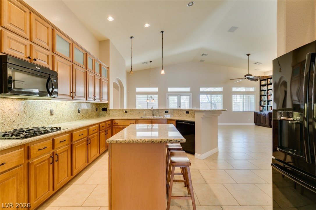 5753 Exotic Rosette Avenue