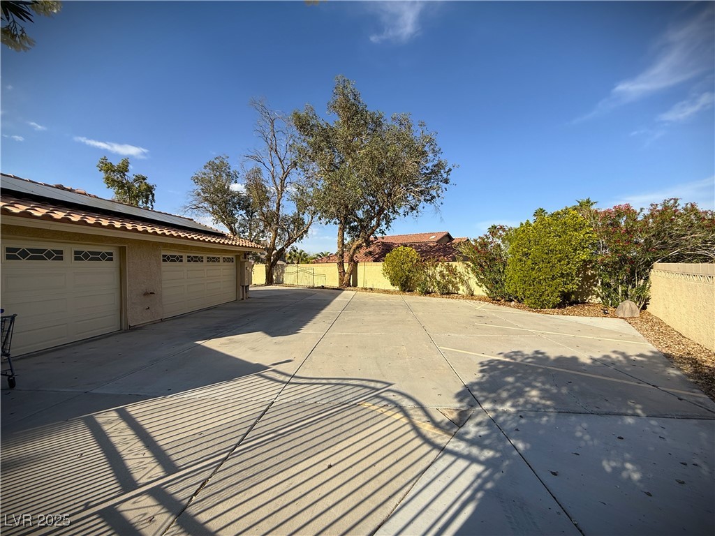 Properties 3 2975 Montessouri Street