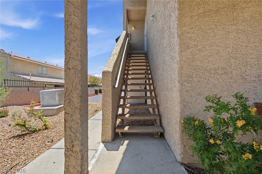 6750 Del Rey Avenue 233