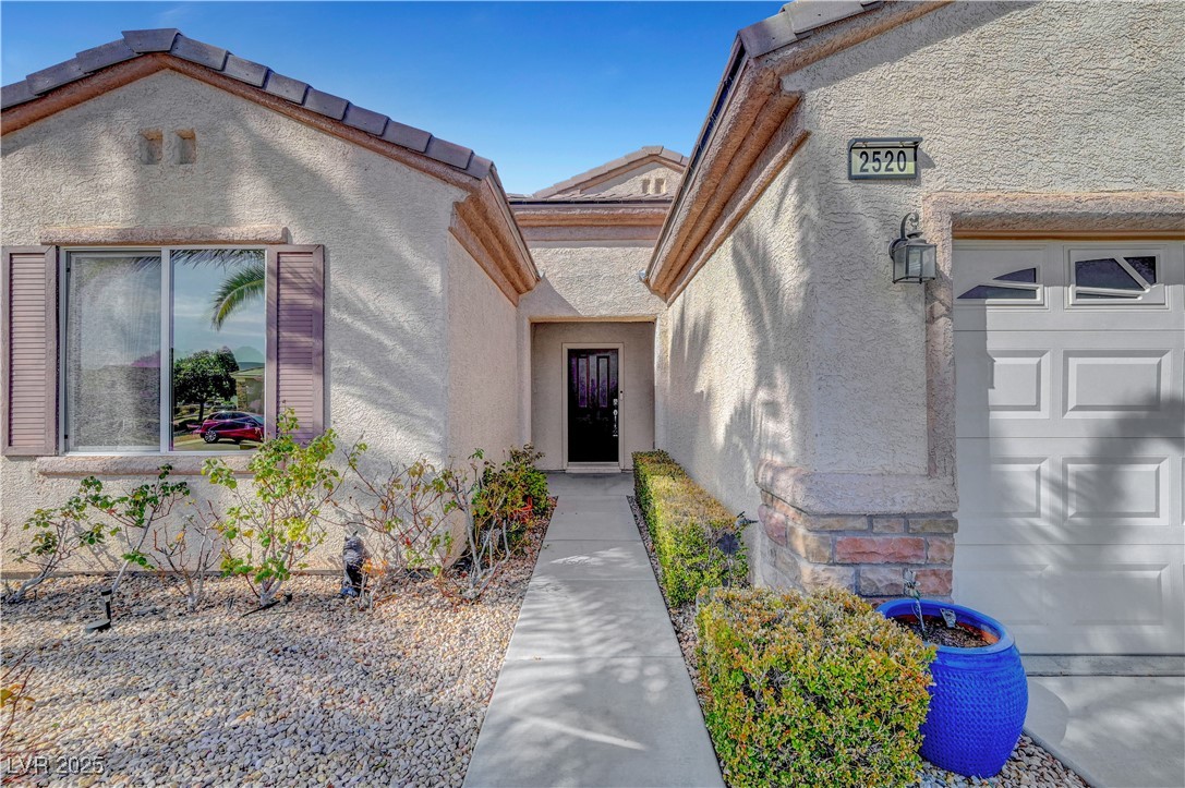 2520 ECLIPSING STARS Drive