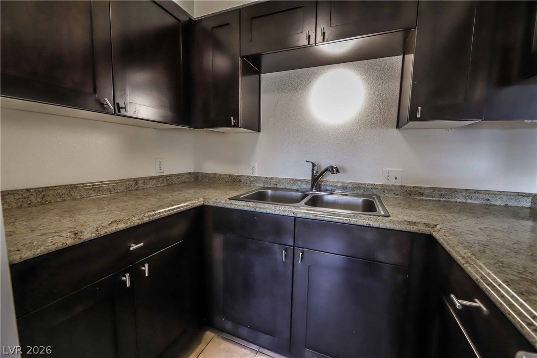 1404 E Mesquite Avenue 8