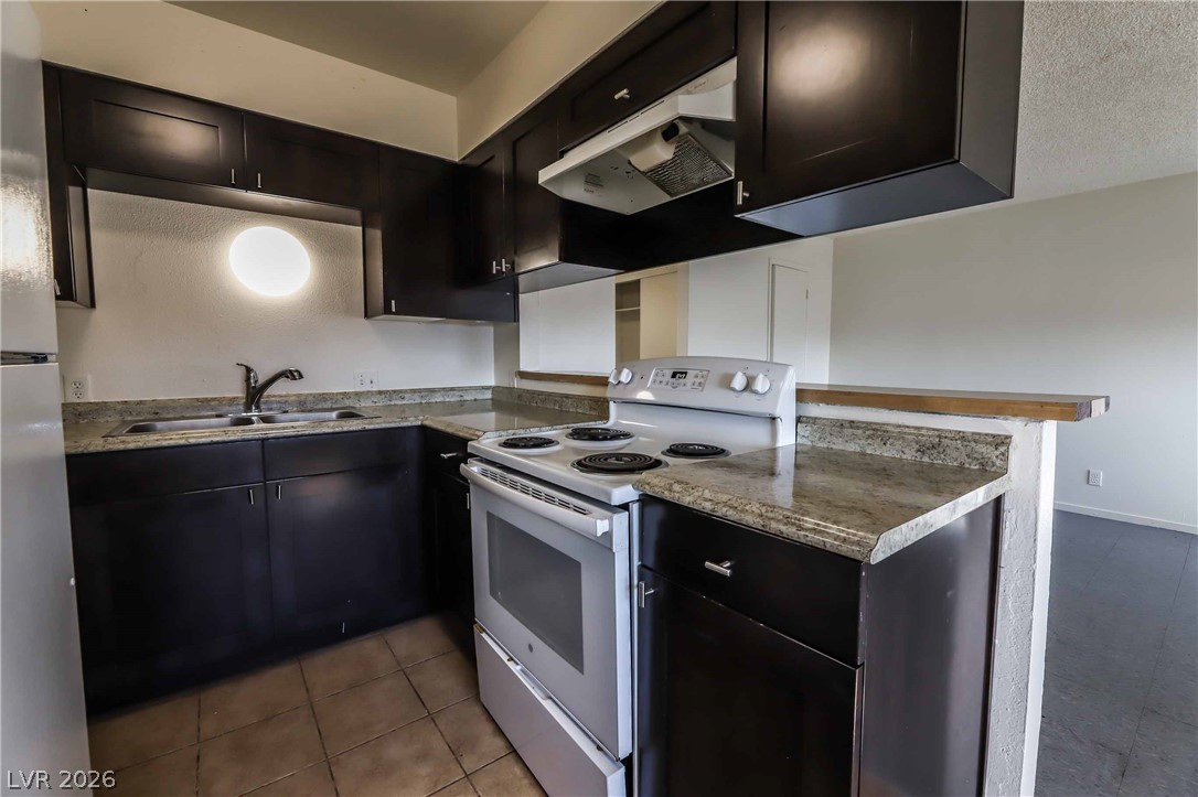 1404 E Mesquite Avenue 8