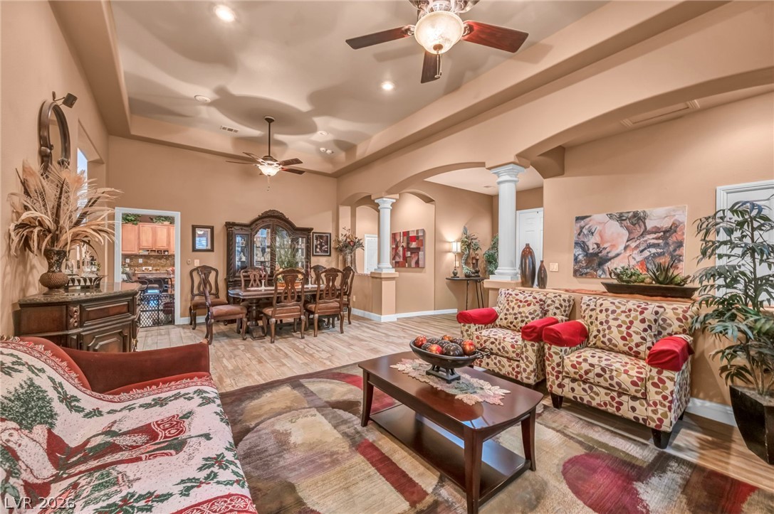 10372 Hawks Wing Street