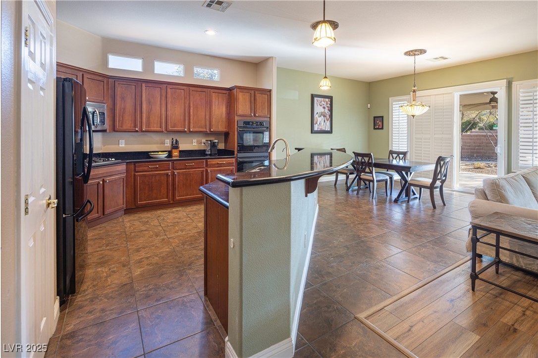 Las Vegas, Nevada 89178, United States, 6 Bedrooms Bedrooms, ,4 BathroomsBathrooms,Residential,Active,117247