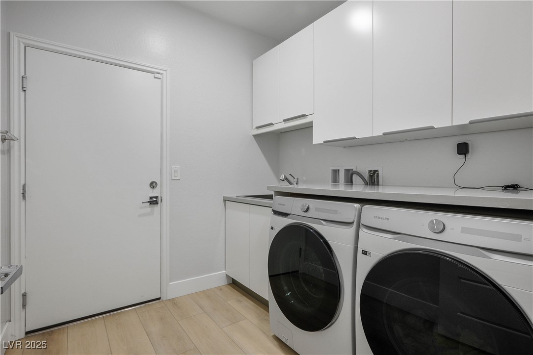 Las Vegas, Nevada 89118, United States, 4 Bedrooms Bedrooms, ,3 BathroomsBathrooms,Residential,Active,173295