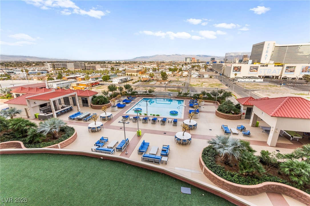 200 W Sahara Avenue 909