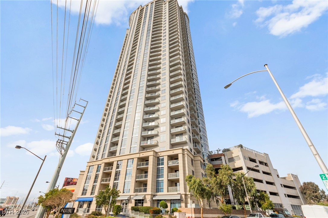 200 W Sahara Avenue 909